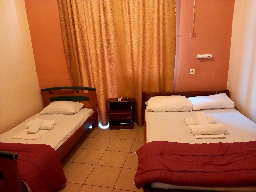 Hotel Korydallos Пирея Екстериор снимка