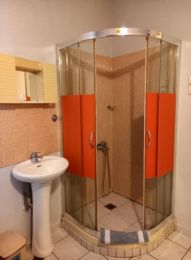 Hotel Korydallos Пирея Екстериор снимка
