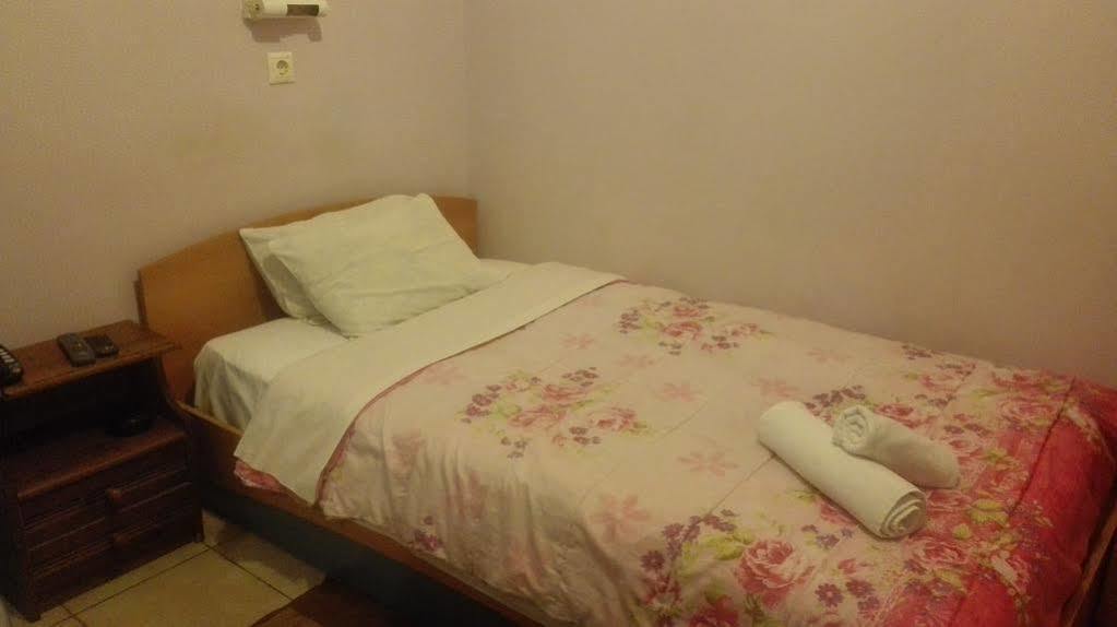 Hotel Korydallos Пирея Екстериор снимка